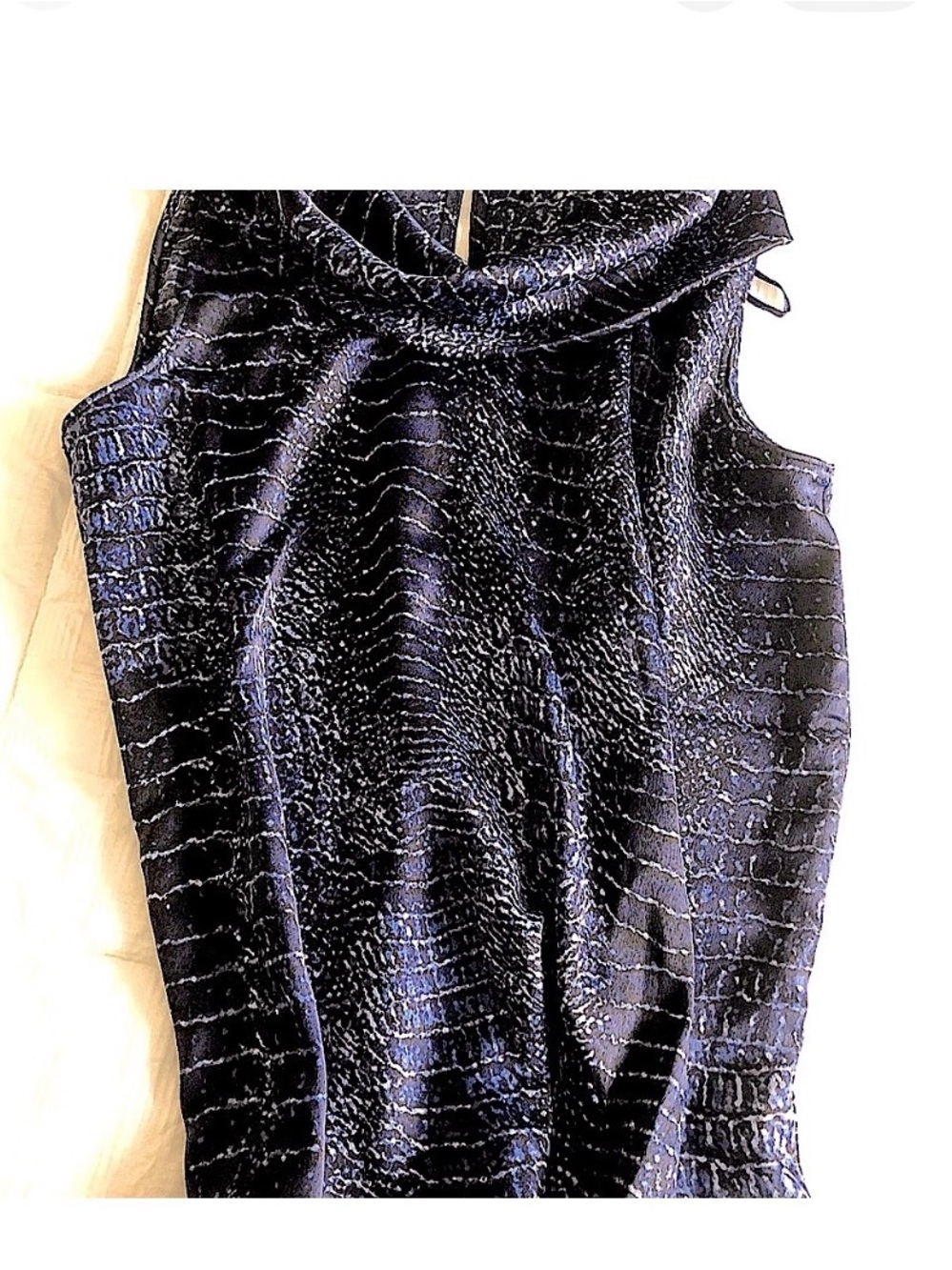 💙 New Halston Heritage Navy and Black Textured Blouse